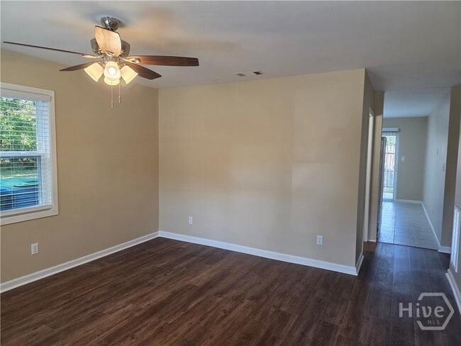 Photo - 312 W 5th St