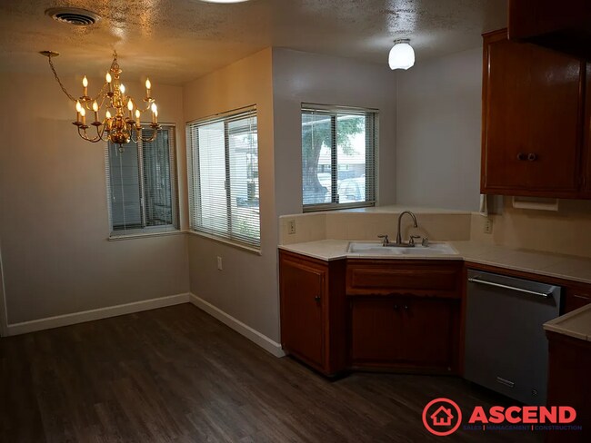 Photo - Cozy 3 Bedroom Home Located in Delano!