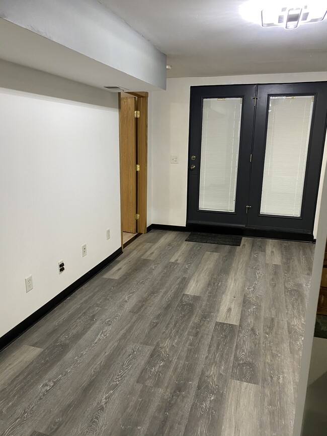 Photo - 3153 S May St Unit 1R