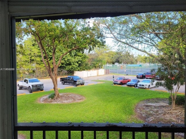 Building Photo - 3125 Oakland Shores Dr Unit B205