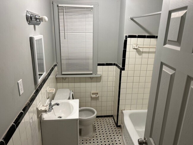 Photo - 7283 Minock St