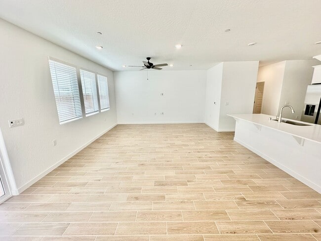 Photo - 878 Fruitwood Ave
