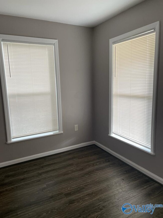 Photo - 2108 Pulaski Pike NW