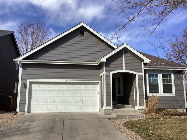 Building Photo - 3 bedroom, 2 Bath Ranch Home with 2 Car Attached Garage (WEEKLY MOWING INCLUDED) in South Fort Co...