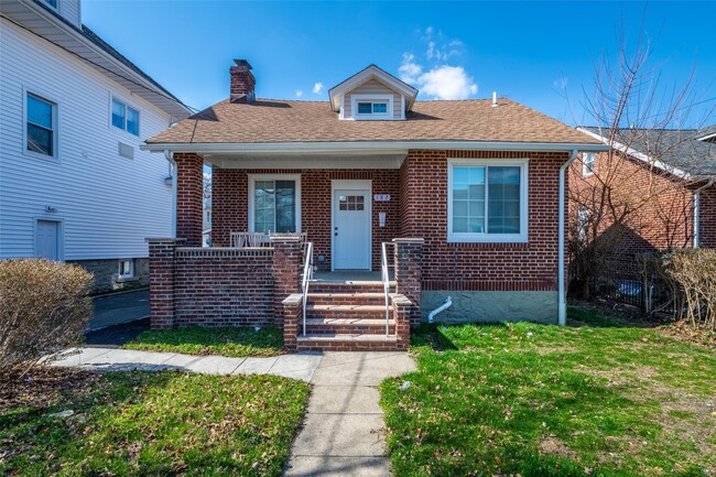 Building Photo - 187 Pelham Rd Rental
