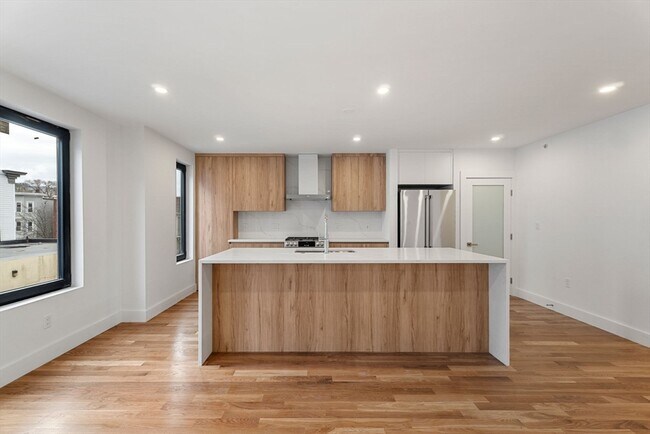Photo - 2 Devine Wy Unit 2