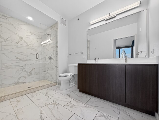 Photo - 736 N Aberdeen St Unidad 602