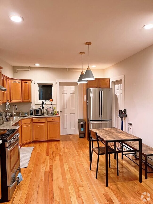 Building Photo - 22 Belmont St Unit 4 Rental