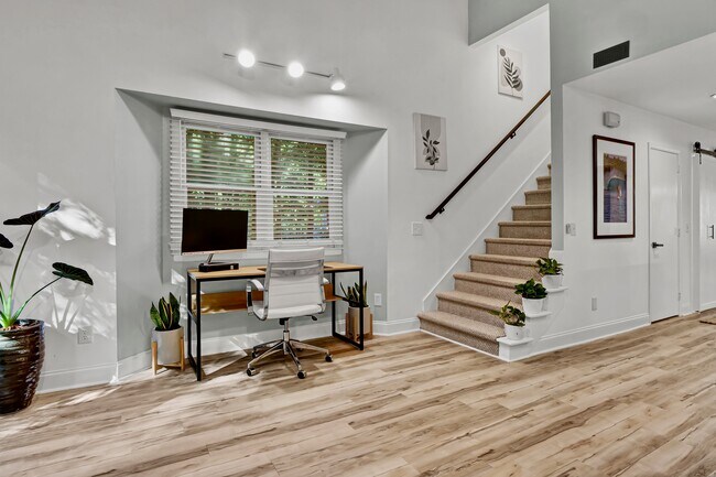 Photo - 1800 Eastwood Rd