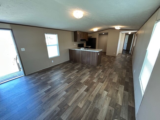 Photo - 305 Walker Ct