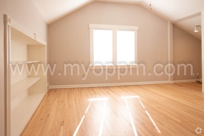 Building Photo - 4202 Barker Ave Unit 4202/02 Rental