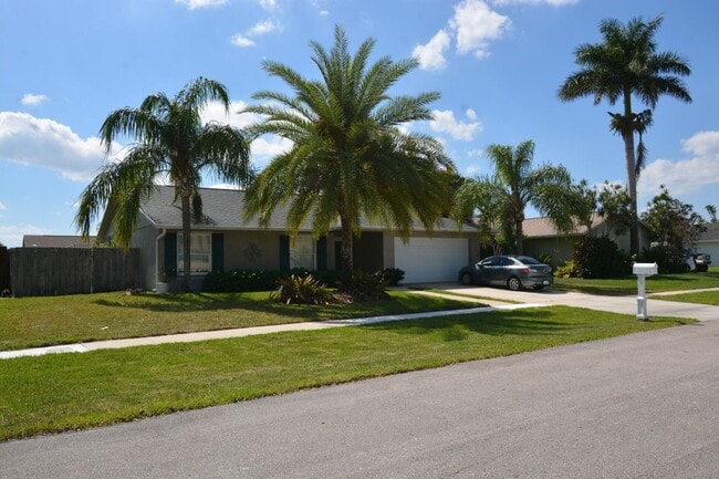 Photo - 1379 Pinetta Cir