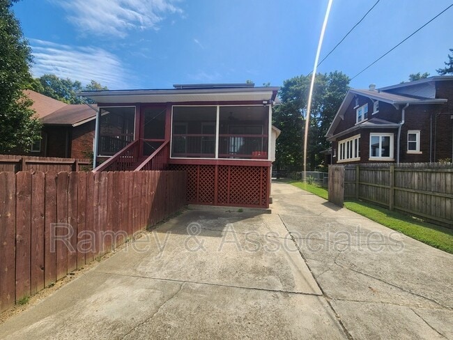 Photo - 831 Eastern Pkwy