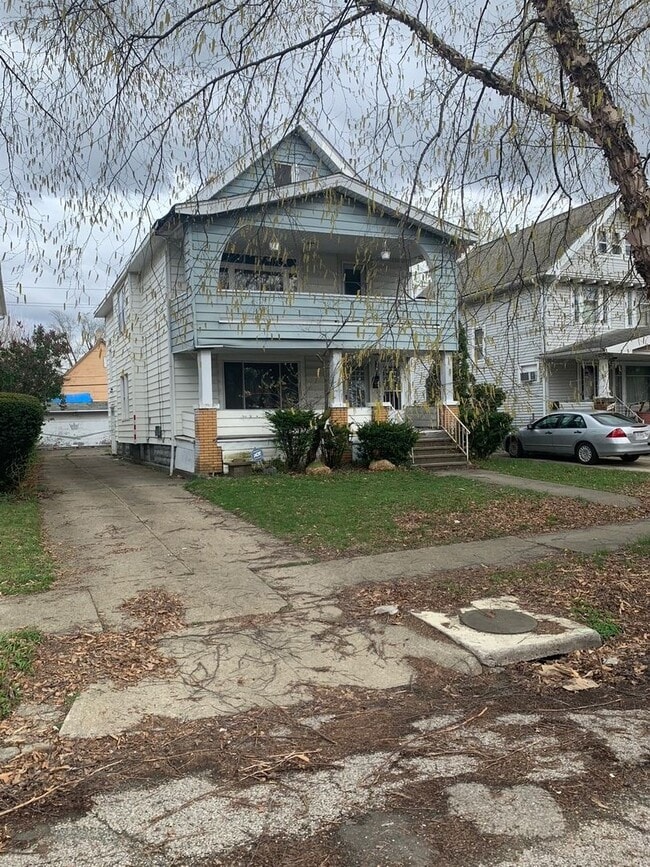 Photo - 3395- 3397 W. 100th Unidad UP