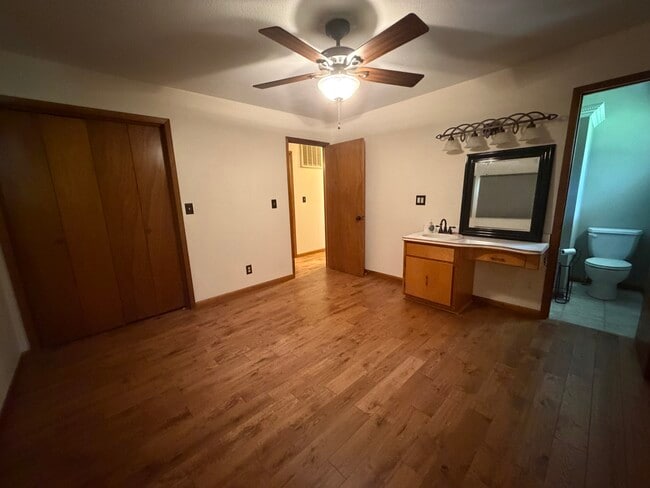 371 Greenbrier Dr