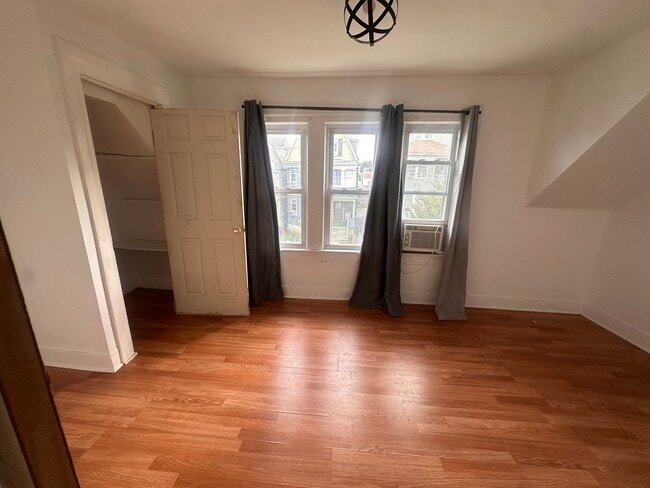 Building Photo - 21 Elm St Rental