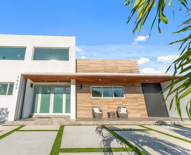 Photo - 7610 Bayside Ln