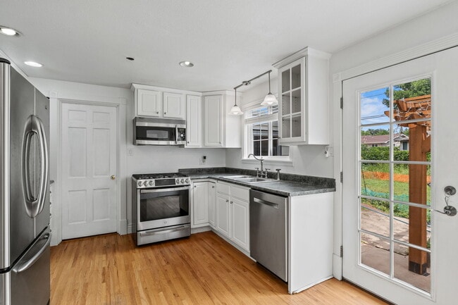 Photo - 2912 Drakestone Dr