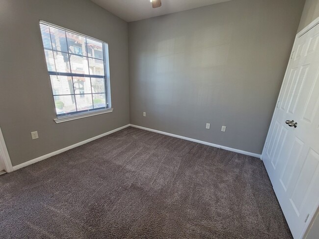 Studio/Efficient