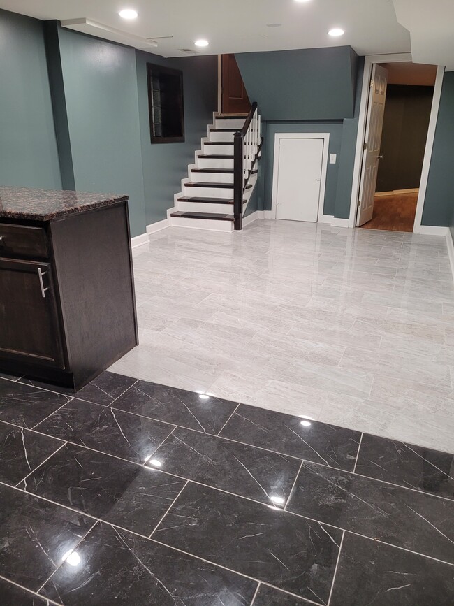 Photo - 6164 N Hamilton Ave