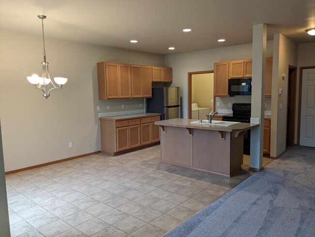 Photo - Beautiful 3 Bed 2.5 Bah Home in Auburn