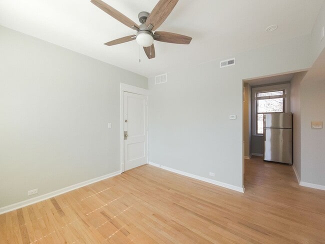 Photo - 1940 W Winona St Unit 3