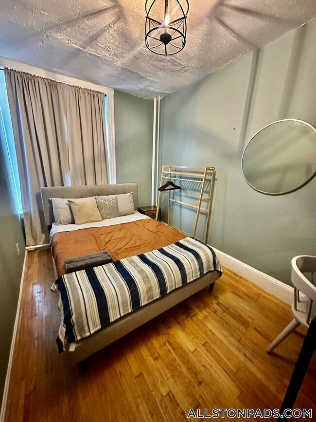 7 Linden St Unit 1