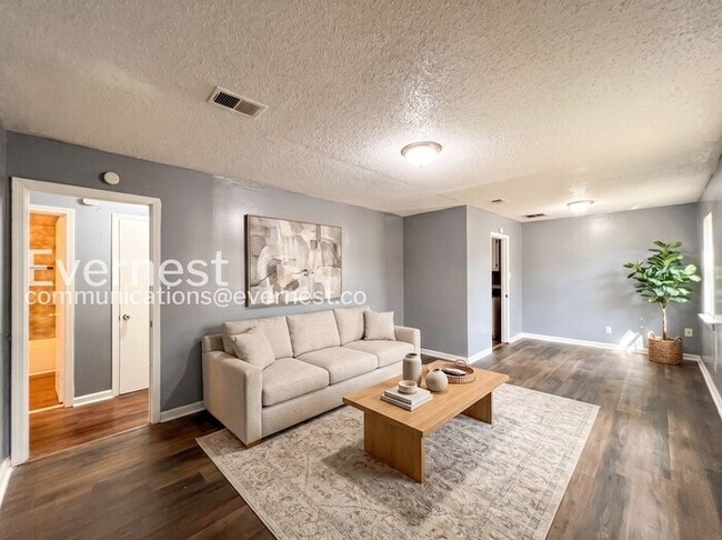 284 E Holmes Rd