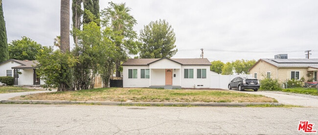 Photo - 4555 N Acacia Ave