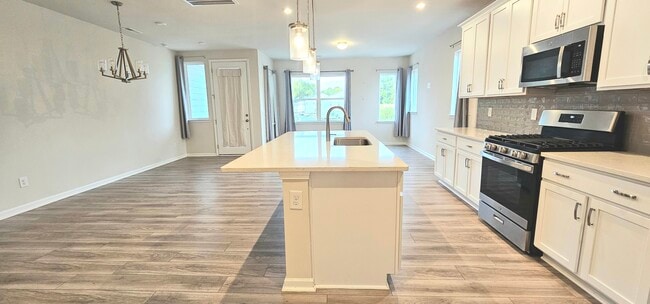 Building Photo - 904 Kinsey Aly