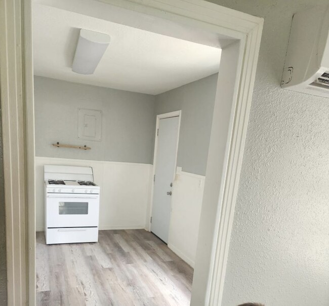 Photo - 2104 Date Ave