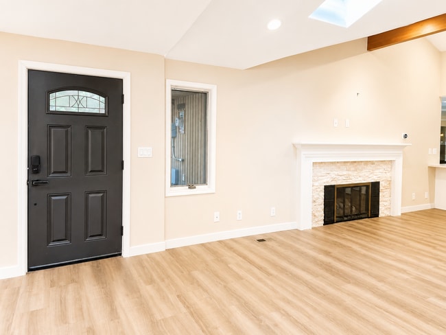 Photo - Beautifully Remodeled Home in Prime Kirkland Location | Designer Finishes | Spacious Layout | Top...
