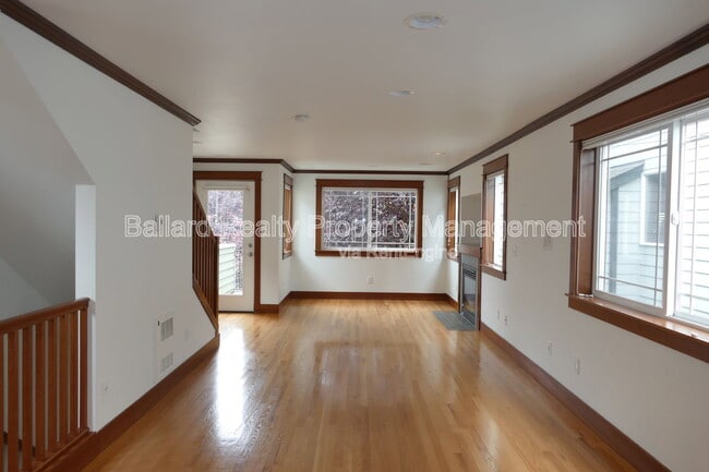 Photo - 913 NW 51st St