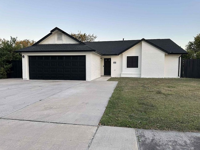 Building Photo - 3206 Timber Oak Dr