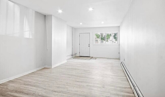 Building Photo - 1155 Summit Ave Unit 1 Rental