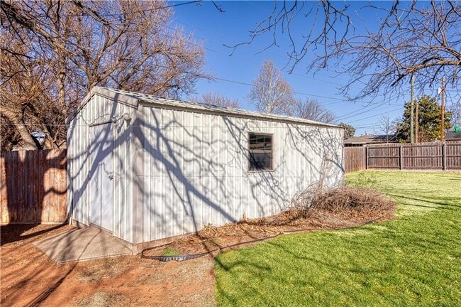 Photo - 105 Ramsey Pl