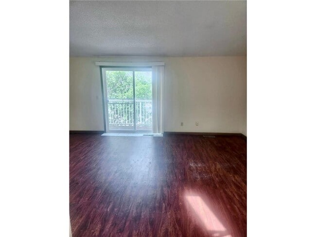 Photo - 2463 Cochrane Dr