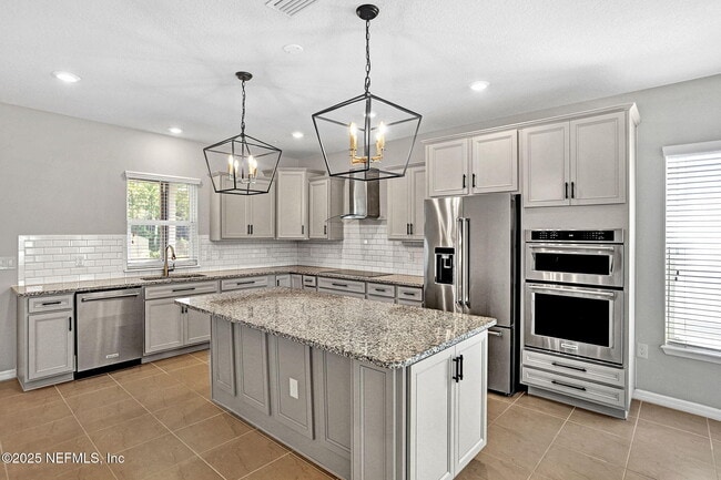 53 Falling Water Ct