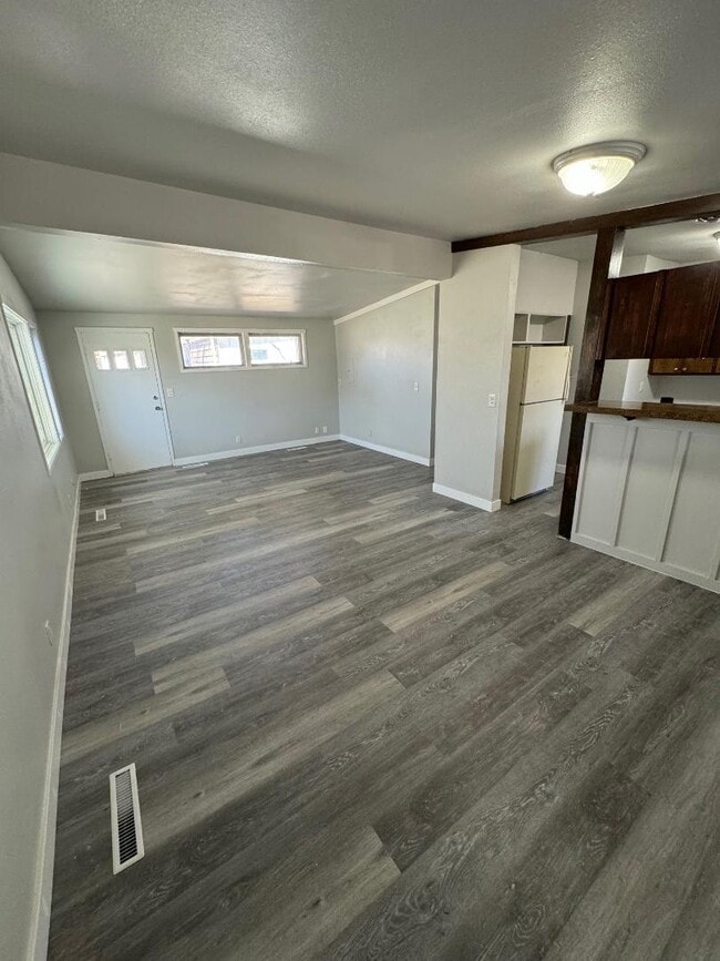 Photo - 647 Northborough Ln