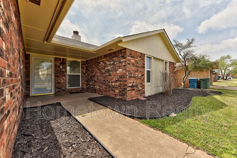 Photo - 1300 Kelly Park Road