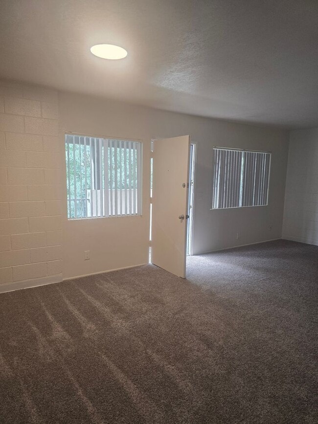 Photo - The Lowell Apartments