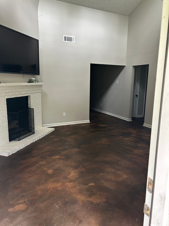 Photo - 134 Ashmore Ct Unit 134
