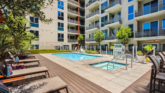 Piscina - Radius Koreatown