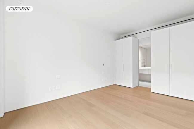 Photo - 251 W 14th St