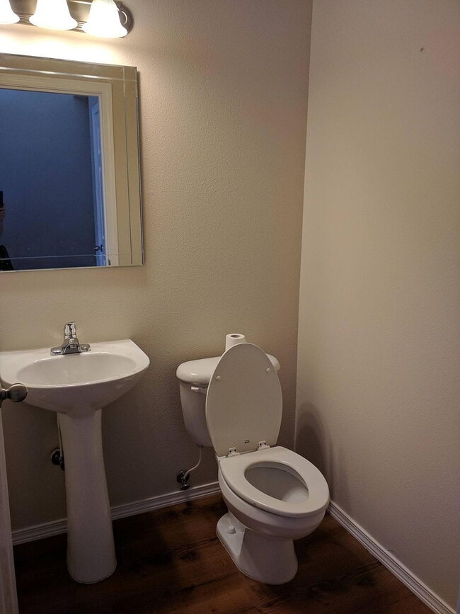 Photo - "Discover Comfort and Convenience: Spacious 3-Bed, 2-Bath Home in Beaverton!"