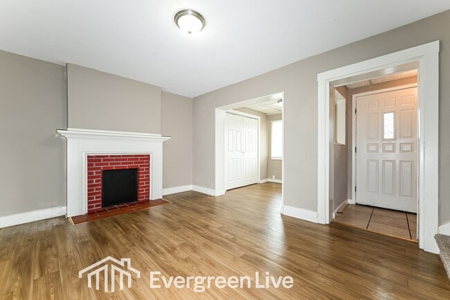 Photo - 192 1/2 St Joseph St