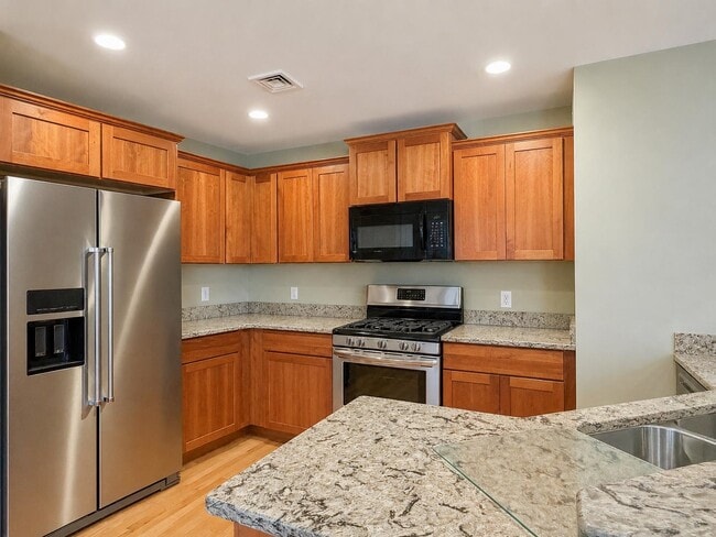 198 Islington St Unit 2