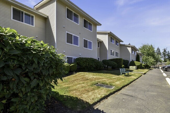 Photo - Steel Lake Plaza