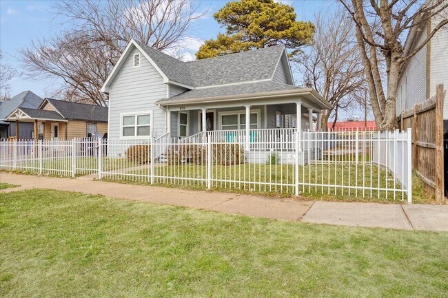 Photo - 805 W Owings St