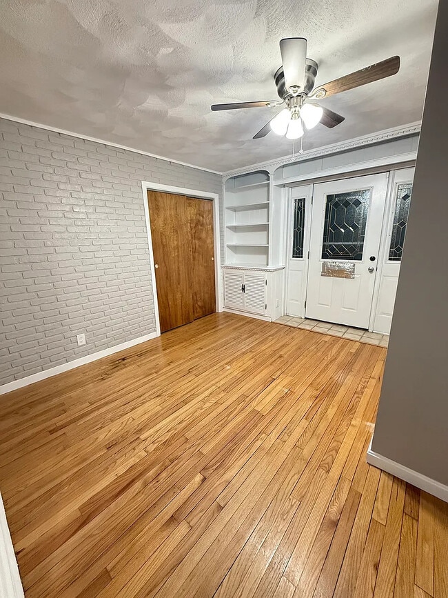 Photo - 80 Gladstone St Unit 1